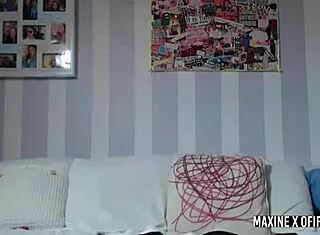 holy shit maxine x cranks the fuck machine while vibing her huge clit!