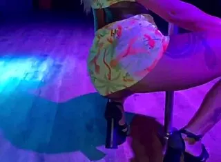 casa de swing olha como é exhibitionist couple public flashing cuckold