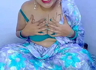 sangeeta's hindi dirty talk makes auntie wet 🔥😈