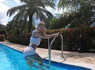 Lola Bunnies Yessica Bunny Pool Outdoor Ass Pound!