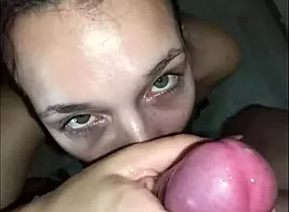 Mi prima stays over and we end up fucking hard