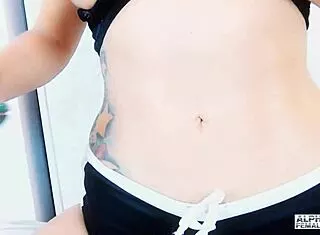 pornstar savana styles stretching out and showing inside her pussy