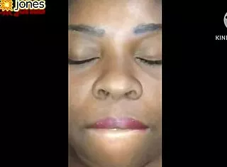 angolana xandelle dando seu belo cuzinho pro bolt jones