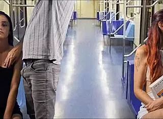 pervertido goza nos peitos da passageira de onibus em publico