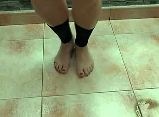Sexy Feet Dancers Show Off Perfect Toes And Heels