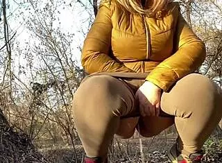 Wet Pussy Of A Mature Milf Squatting And Peeing