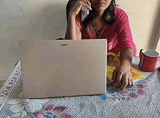 desi indian bhabhi was working in office when i fucked her hard