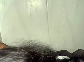 I masturbate in the bath and try deepthroating my fingers