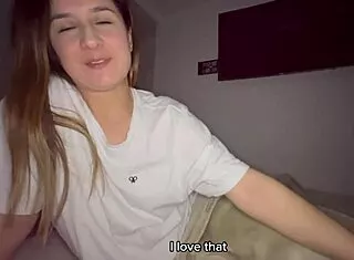 Hermanastra si haces ruido tu novio nos va escuchar follar