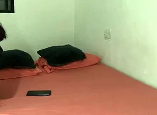 Hermanastro me ayuda a practicar sexo antes de mi cita
