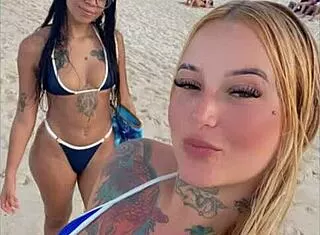 depois da praia tomei banho com amiga