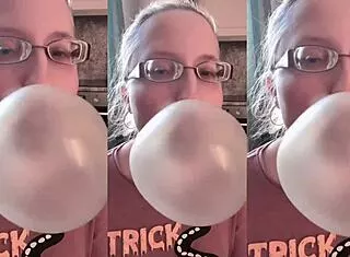 asmr huge bubble gum