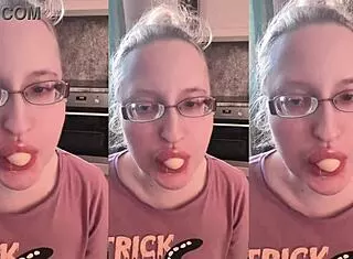asmr huge bubble gum