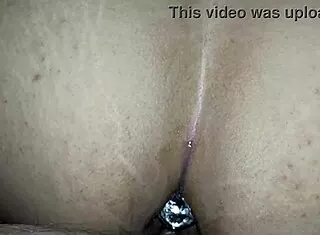 Mi padrastro me mete la verga con plug en el culo