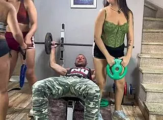 fomos treinar pesado na academia da putaria