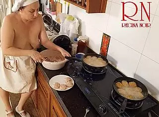 Nudist Housewife Regina Noir Cooks Naked In Kitchen Full Video