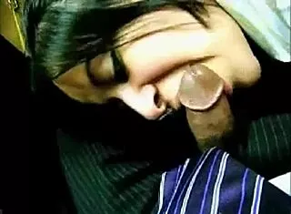indian maid sucking hot dick