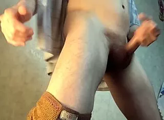 a hot daddy records very kinky video for his bitch