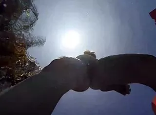 does samantha rone finger fuck underwater