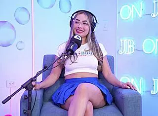 Gorgeous lindadlv rides until juices flow