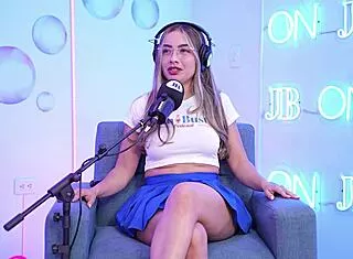 Gorgeous lindadlv rides until juices flow