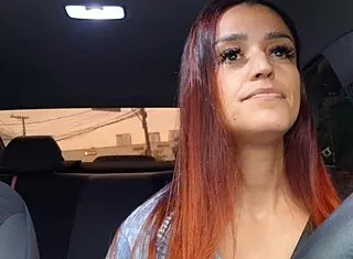 safada motorista flagra passageiro se masturbando no carro