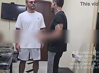 fazendeiro gets strong shoulder massage turning into office handjob