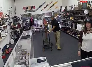 Skater babe blows huge cock, gets fucked