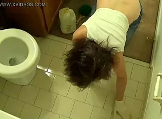 Pawg maid Fifi Foxx flashes butt while cleaning the house