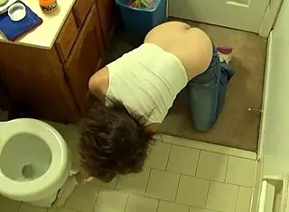 Pawg maid Fifi Foxx flashes butt while cleaning the house