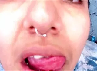 Caliente latina craves deepthroat blowjob