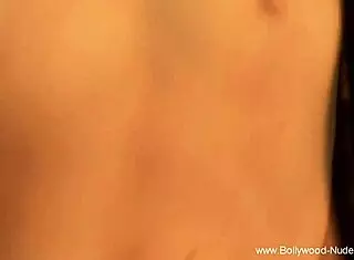 bollywood babe enjoys dirty exhibition moments