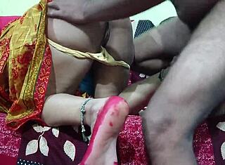 เฮ้ย เช็คพี่สะใภ้ใส่ส่าหรีสีเหลืองเย็ดเดวาร์แรงๆ! 😍