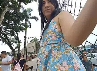 Me Voy A Ver Que Hay De Bueno En El Parque Y Me Encuentro A Esta Linda Flaca