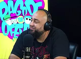 Adriano chatuje s partou v brazilském podcast epizodě.