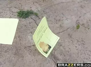 Rich and wet pussy makes you want to lick it all