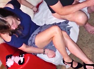 Karımın doldurulmasını izliyor sonra iç boşaltma karmaşasını yiyorum