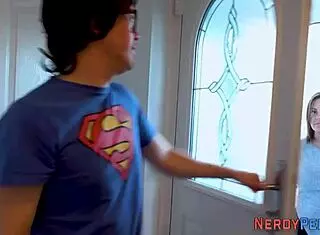 Yorkshire geek tricks brit babe into first blowjob, spraying cum on her face