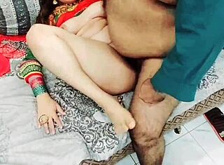 เมียอินเดียเสียวซ่านกับเพื่อนพ่อในบทสนทนาฮินดีร้อนแรง!