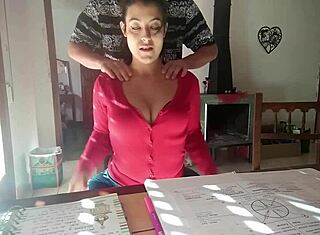 Som ohromený, keď vidím vysokoškoláčky šukané ich učiteľom