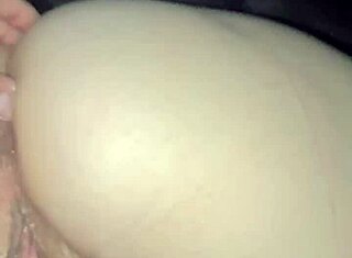 אישה רוסית בזיון מקרוב