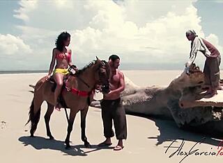 Uau, confira esse menage anal na praia com teen ebony 18+! 😍