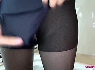 สาวไทยขี้อายถูกเย็ดจนแตกในถุงน่อง อุ๊ย