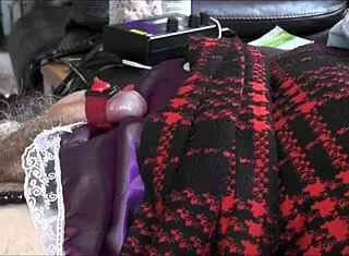 Quick estim leads to intense orgasm!