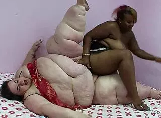 Fat black and white lesbians finger and lick to orgasm. 🔥