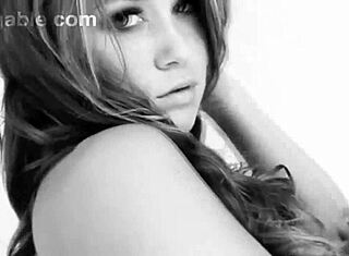 Ragazze in lingerie che provocano su FTV