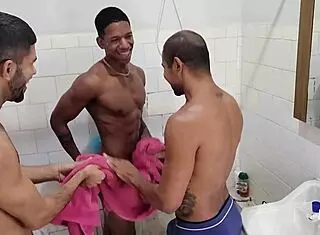 i and marcelo mastro fucked the endowed mavambo during depilation