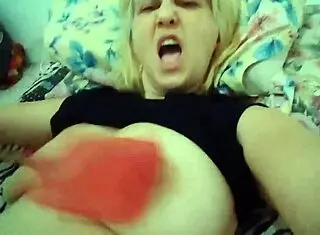 Milf Stella se masturba cachonda todavía