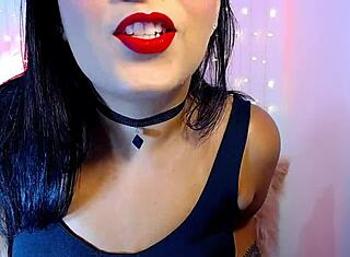 Soția Europeană Te Ghidează la Masturbare în Chiloții Ei Folosiți pentru Mâncat Sperma