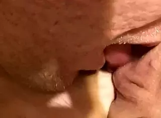 Mikke18 Homemade Pussy Licking and Amateur Fun